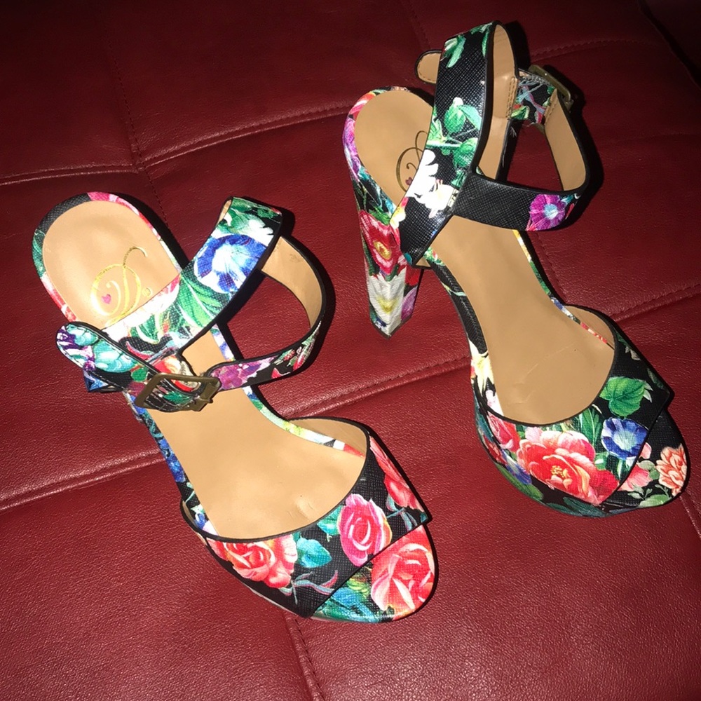 Platform - Picture 2 of 6